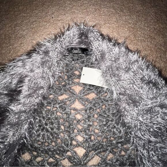 SIONI NWT Women's Grey Faux Fur Knit Cardigan Sweater with Crochet Back S/M - Picture 4 of 4